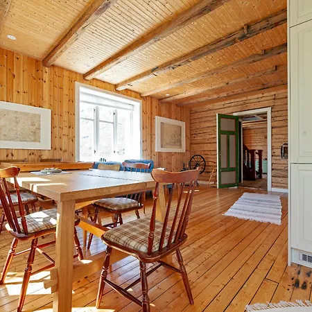 Solbakken Holiday home *