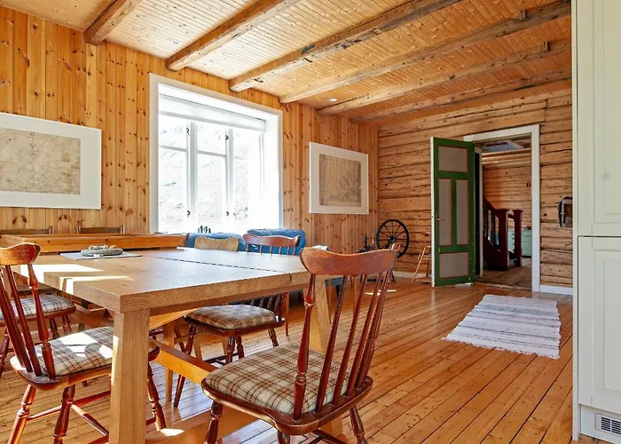 Solbakken Semesterbostad *