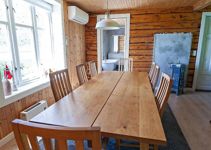 Semesterbostad Solbakken *